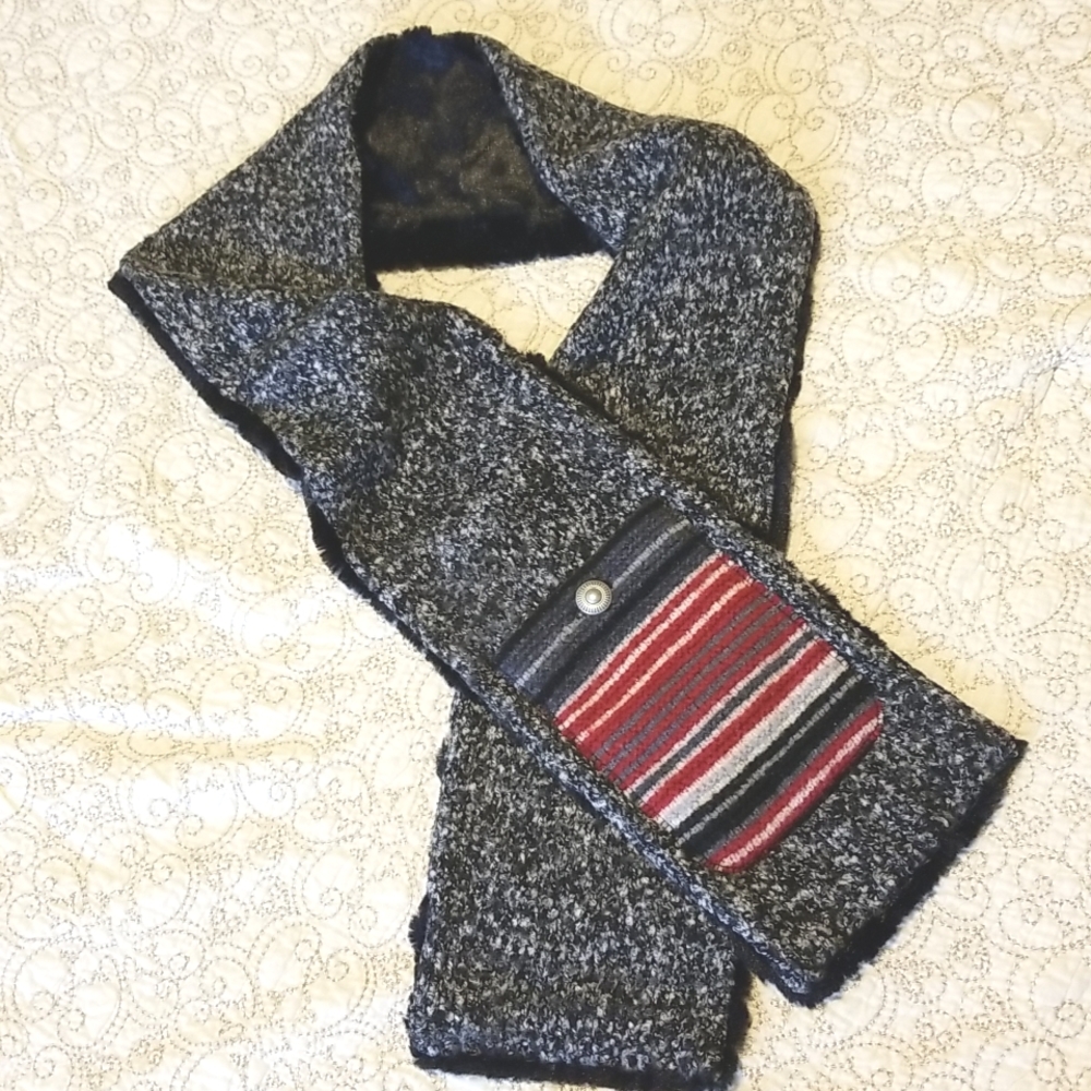 Winter scarf reversible cozy boucle knit and faux fur pocket lagen look artsy
